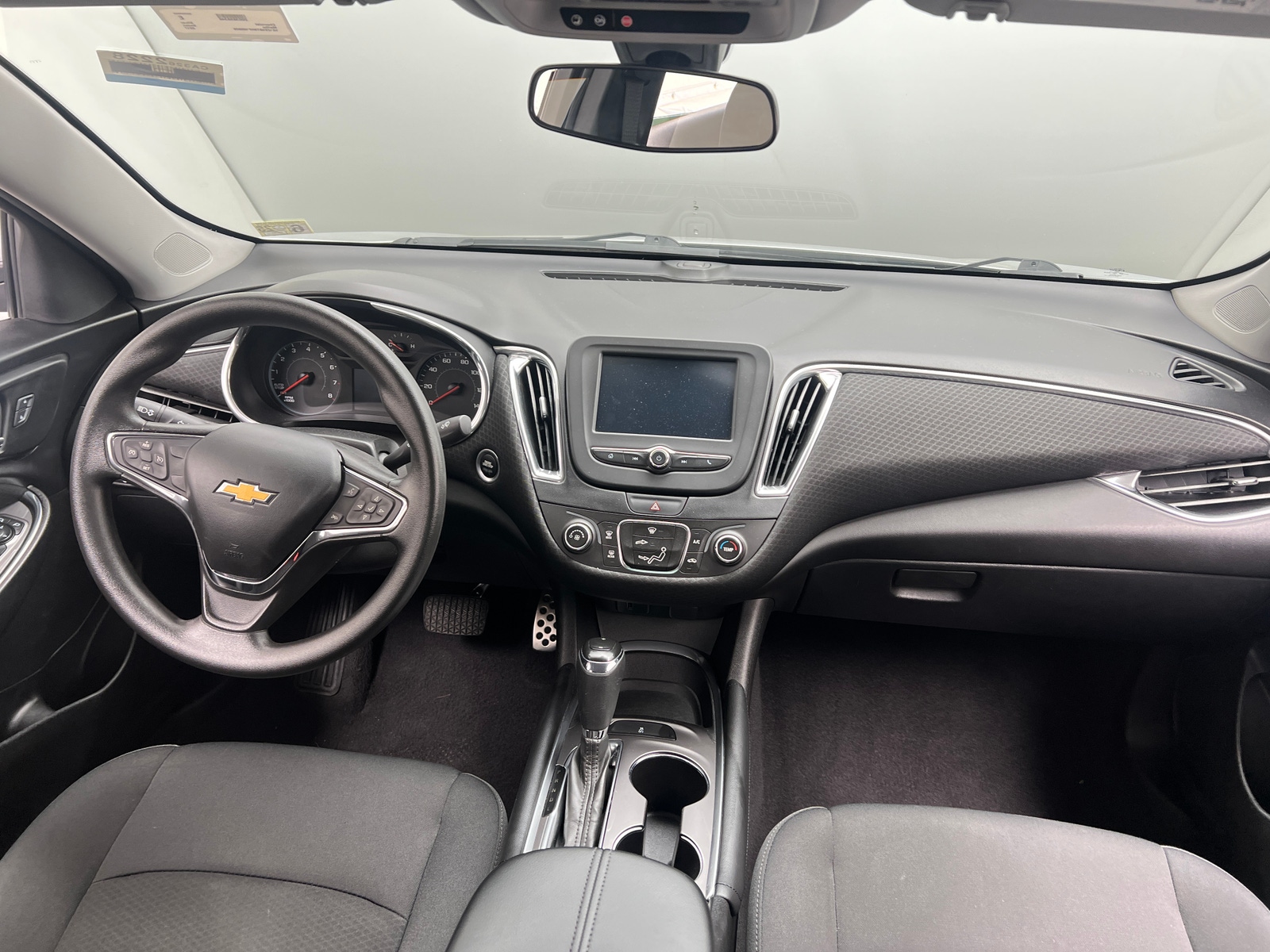 Thumbnail: 2017 Chevrolet Malibu - 3