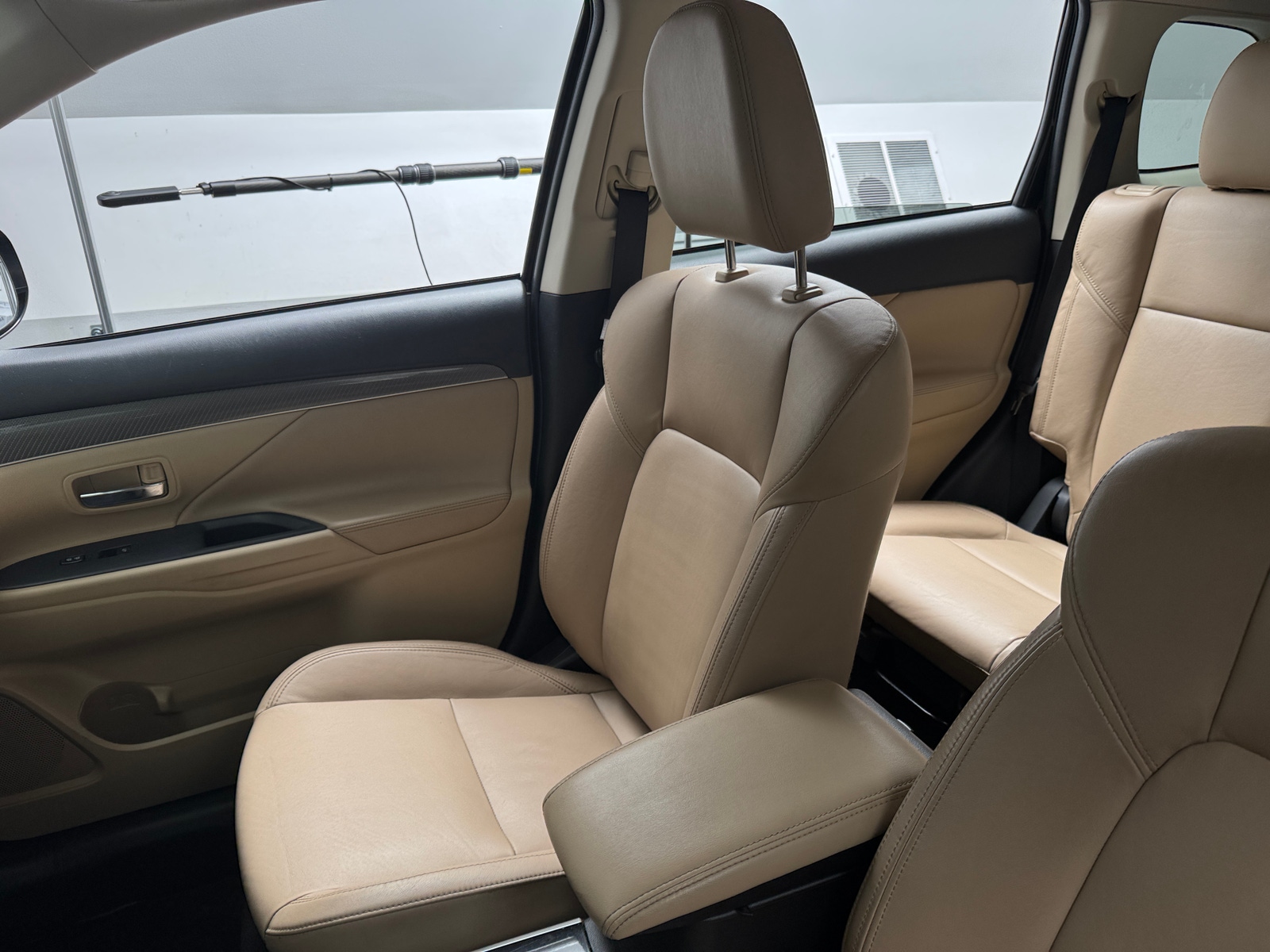 Thumbnail: 2020 Mitsubishi Outlander - 2
