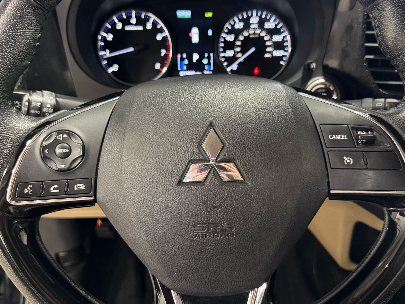 Thumbnail: 2020 Mitsubishi Outlander - 5