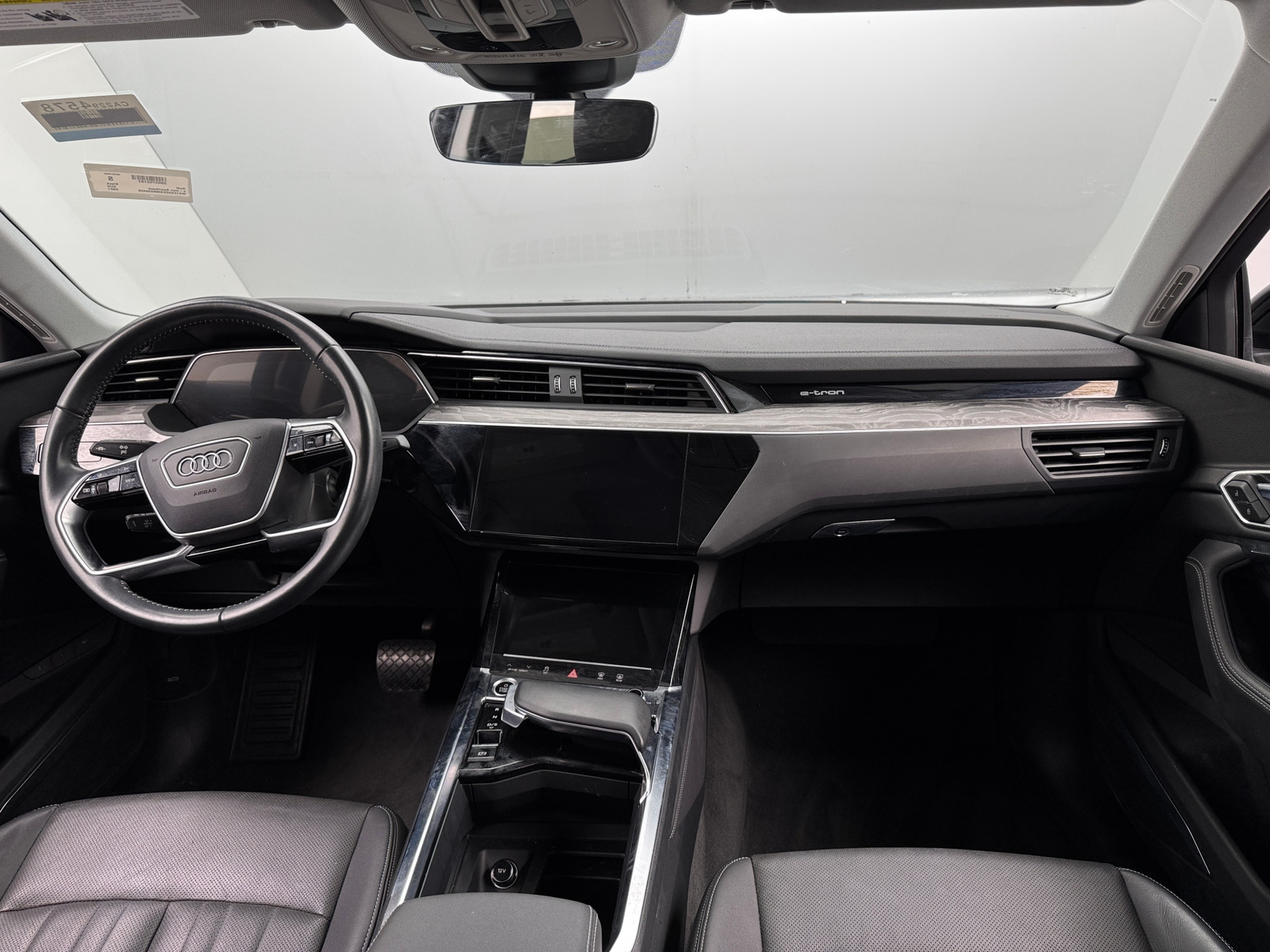 Thumbnail: 2021 Audi e-tron S - 2