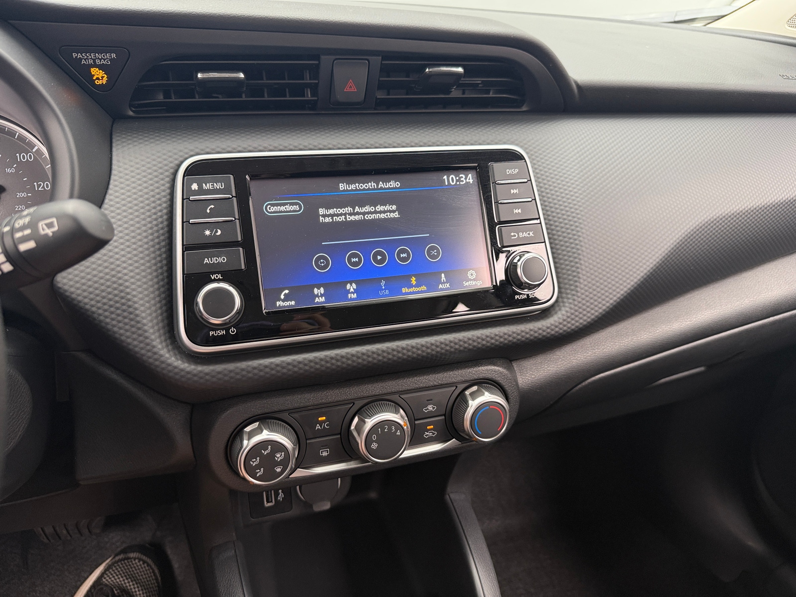 Thumbnail: 2024 Nissan Kicks - 4