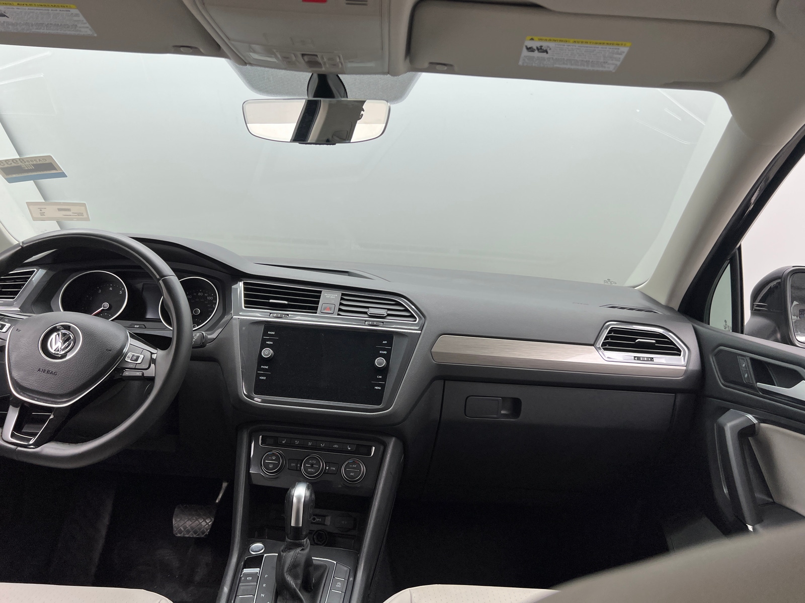 Thumbnail: 2020 Volkswagen Tiguan - 3