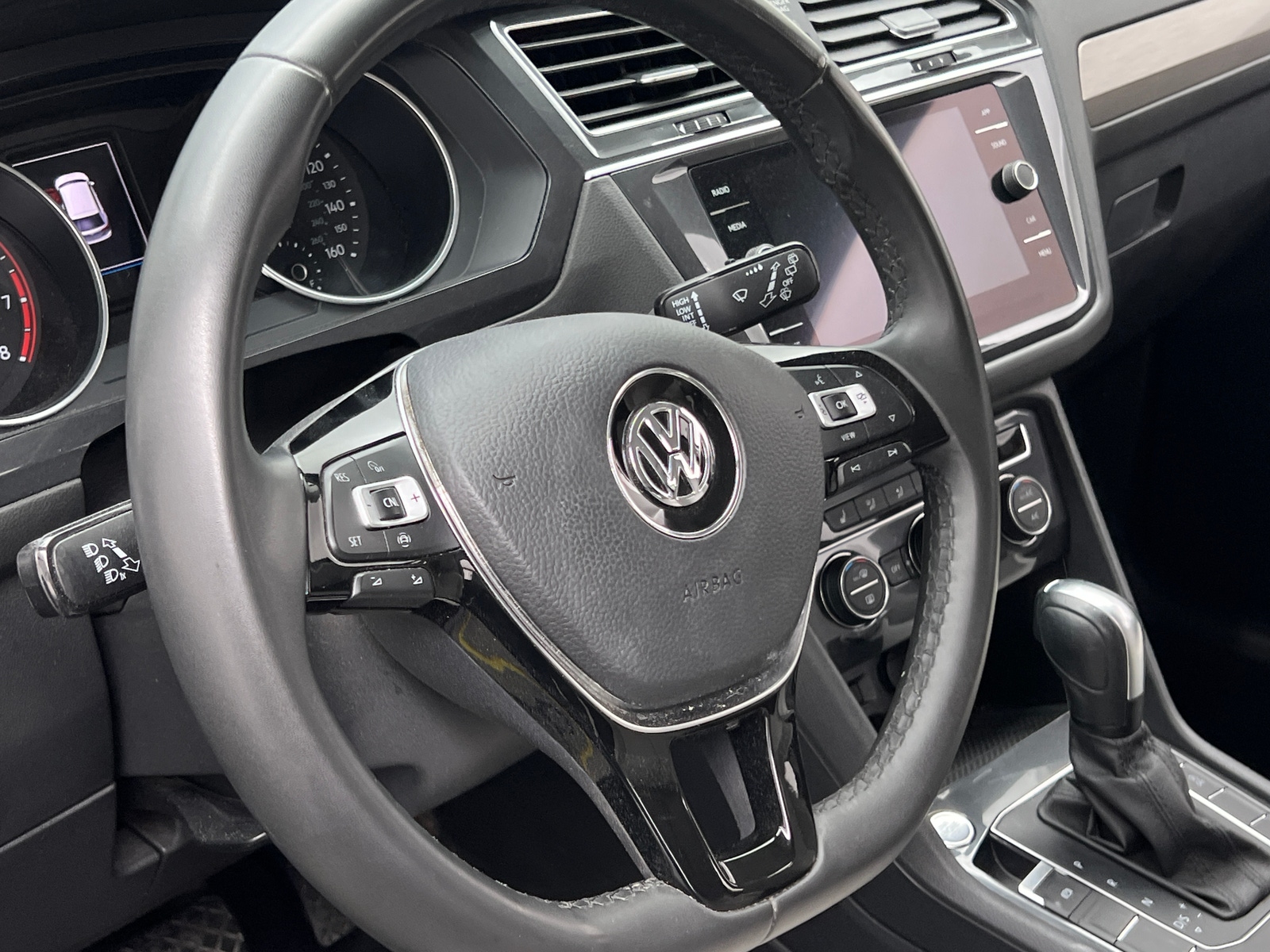 Thumbnail: 2020 Volkswagen Tiguan - 5
