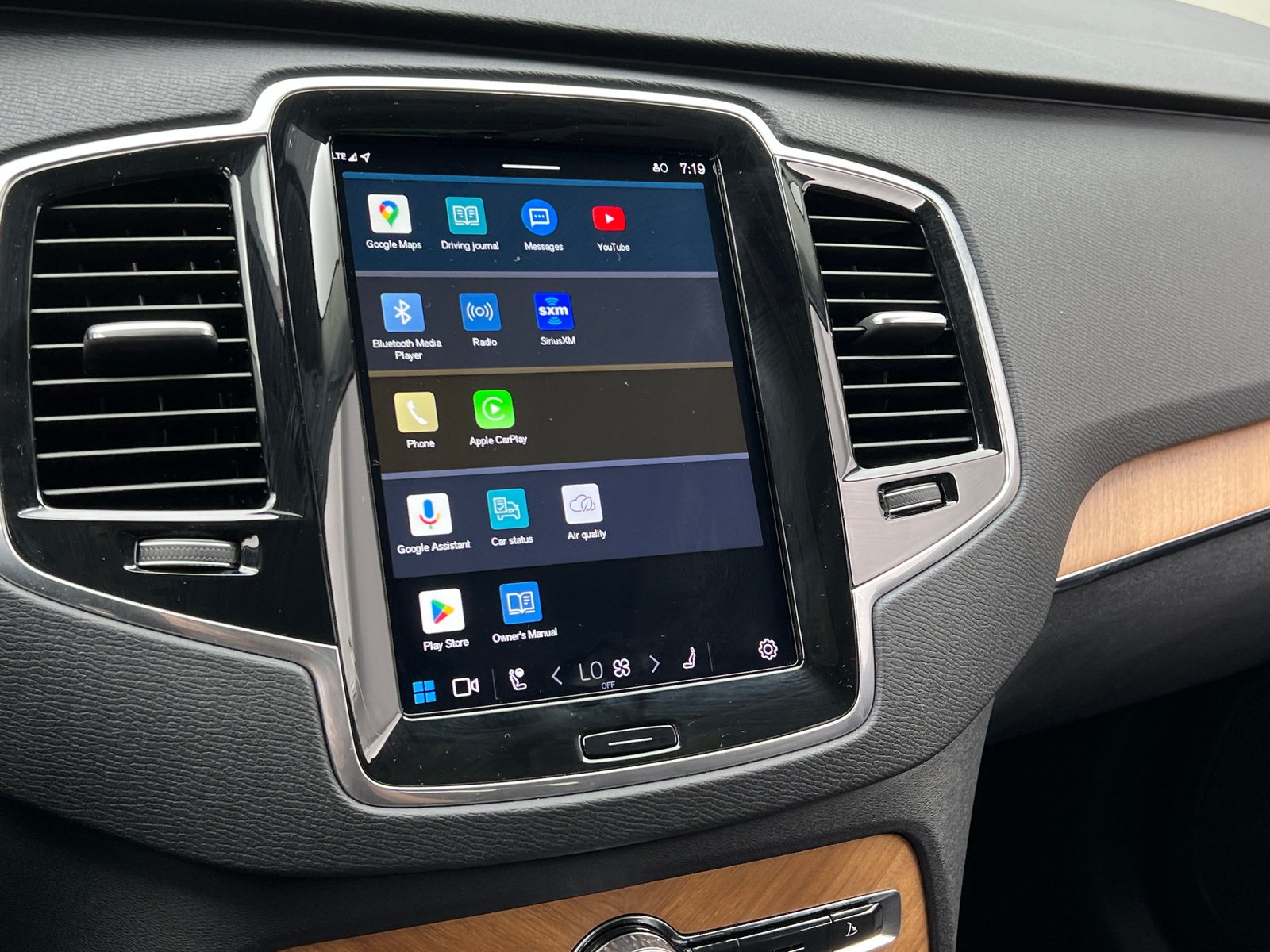 Thumbnail: 2024 Volvo XC90 - 3