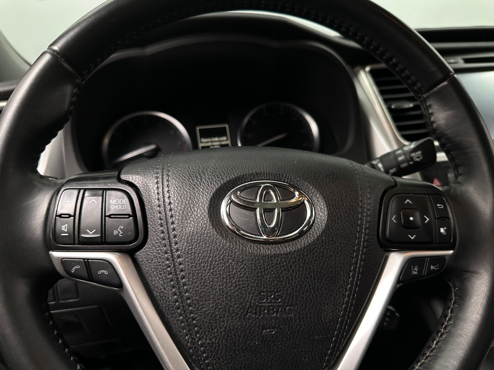 Thumbnail: 2019 Toyota Highlander - 4