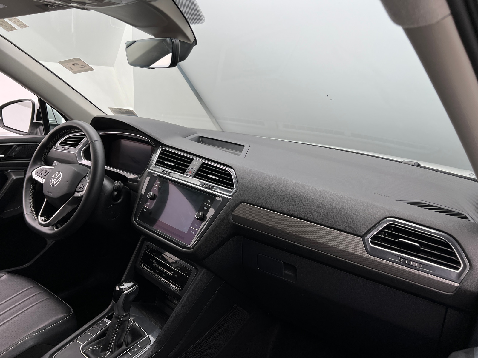 Thumbnail: 2022 Volkswagen Tiguan - 2