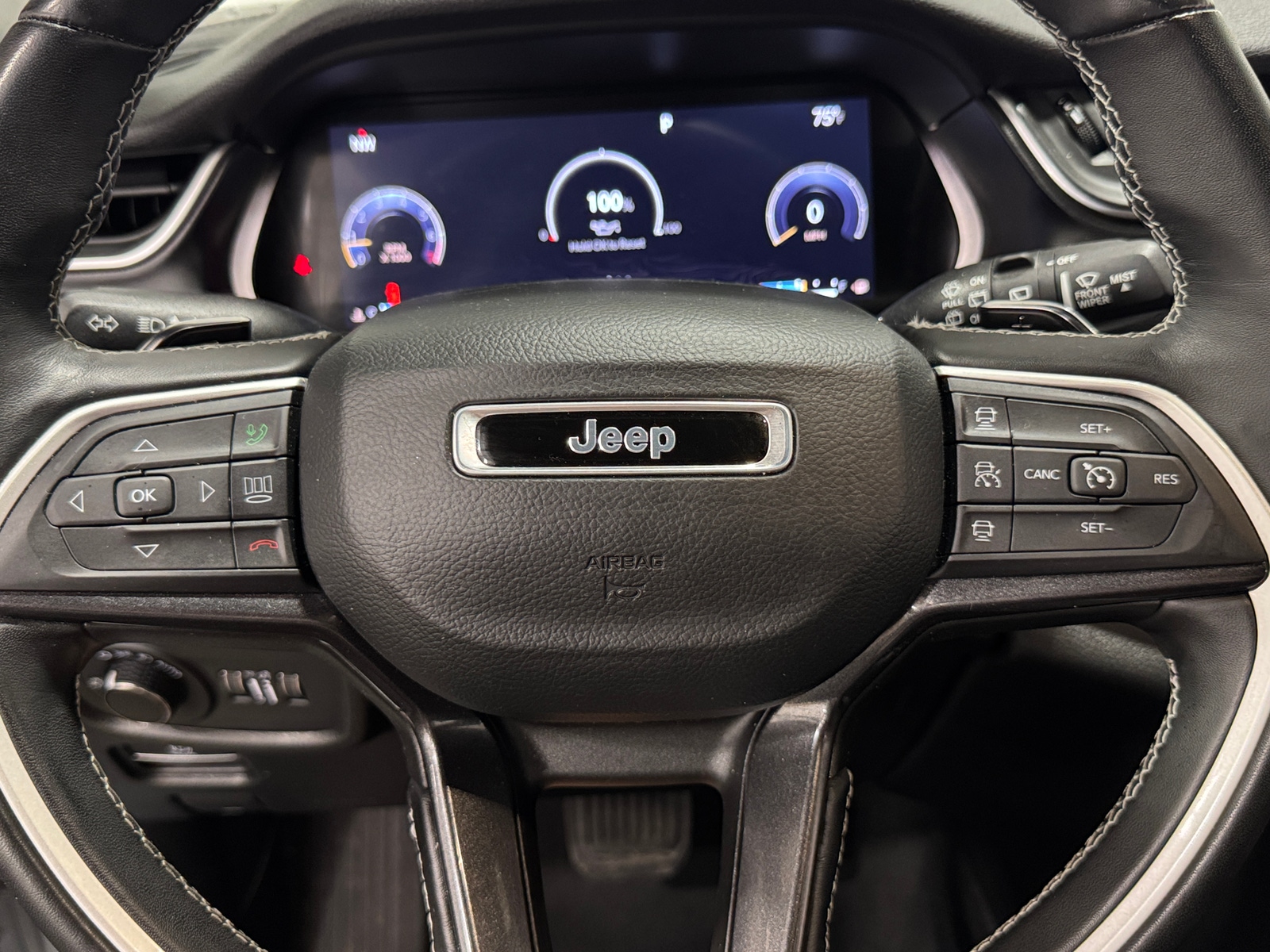 Thumbnail: 2022 Jeep Grand Cherokee L - 4