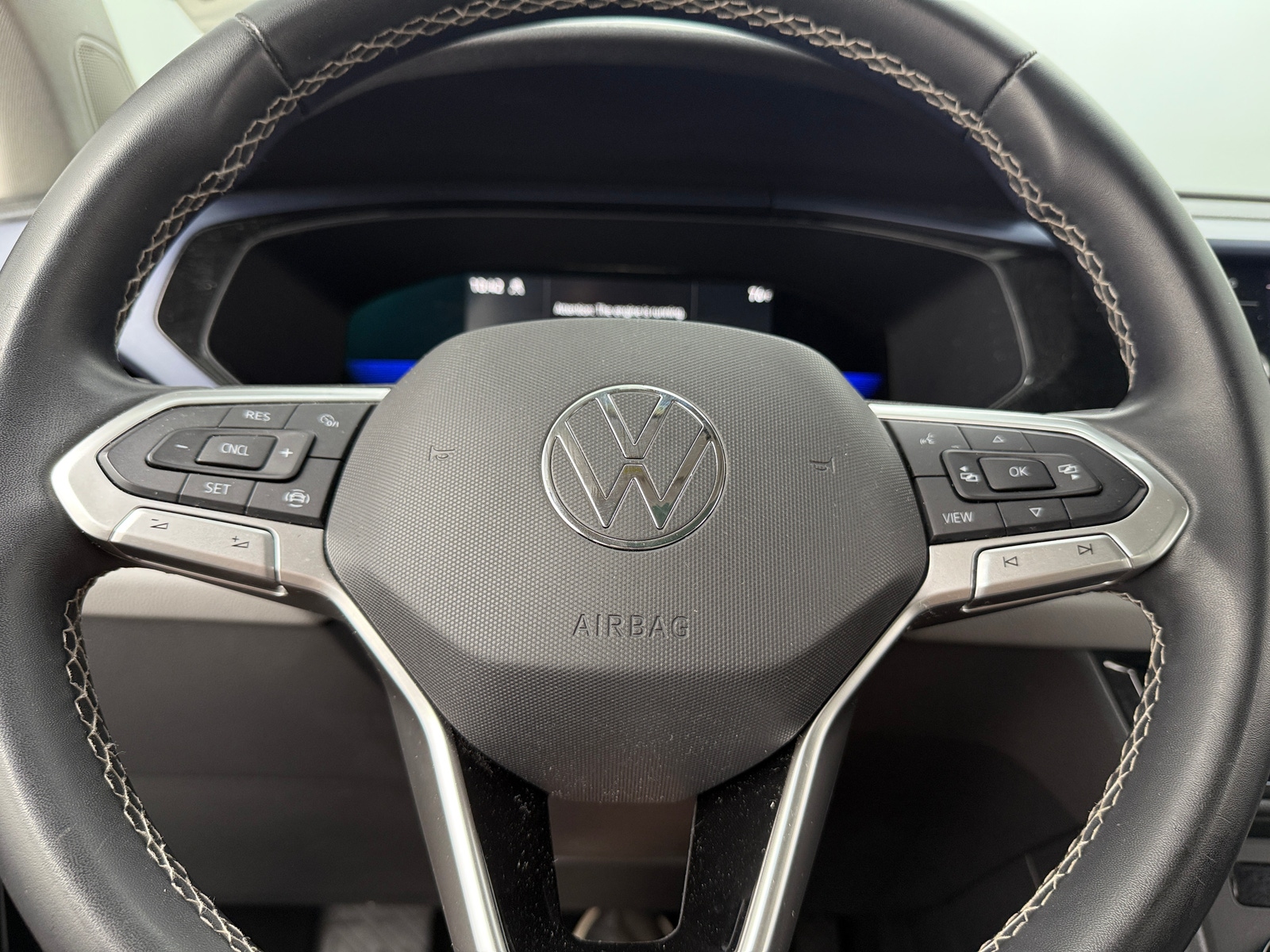 Thumbnail: 2022 Volkswagen Taos - 4