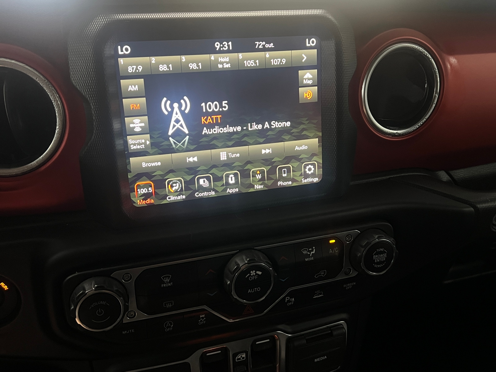 Thumbnail: 2022 Jeep Wrangler - 3