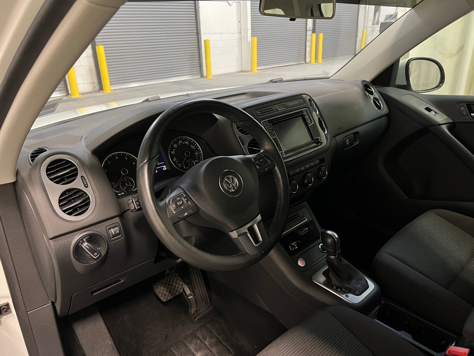 Thumbnail: 2017 Volkswagen Tiguan - 3
