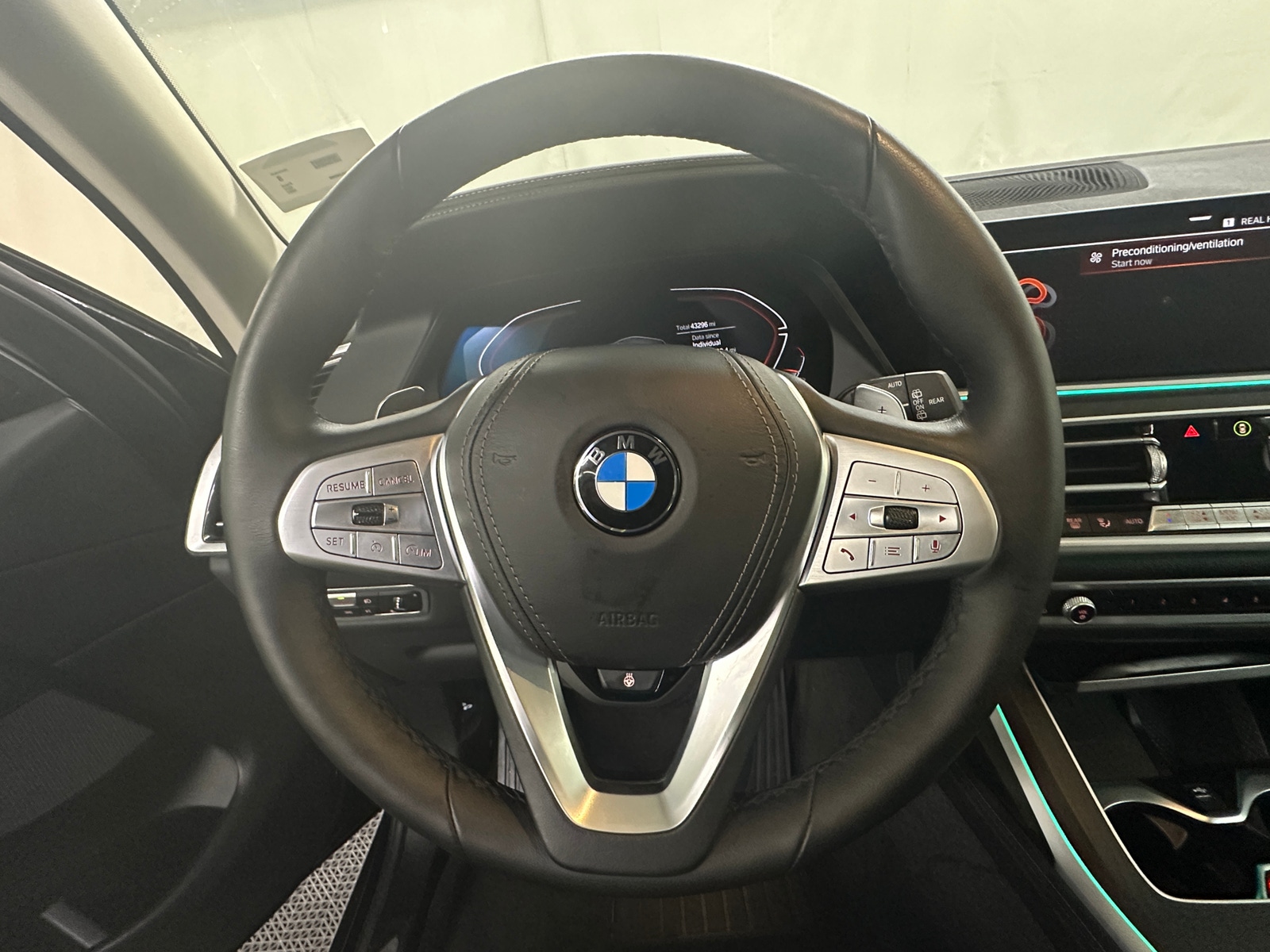Thumbnail: 2022 BMW X7 - 4
