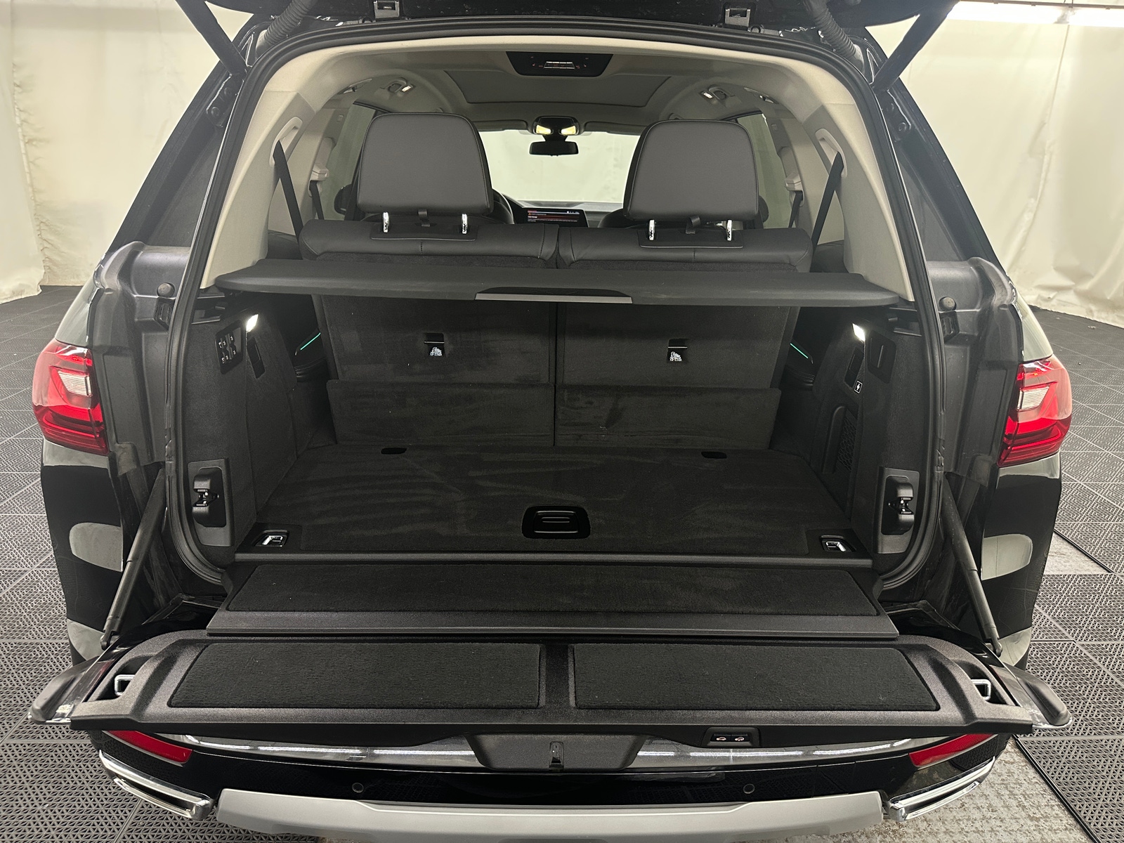 Thumbnail: 2022 BMW X7 - 6