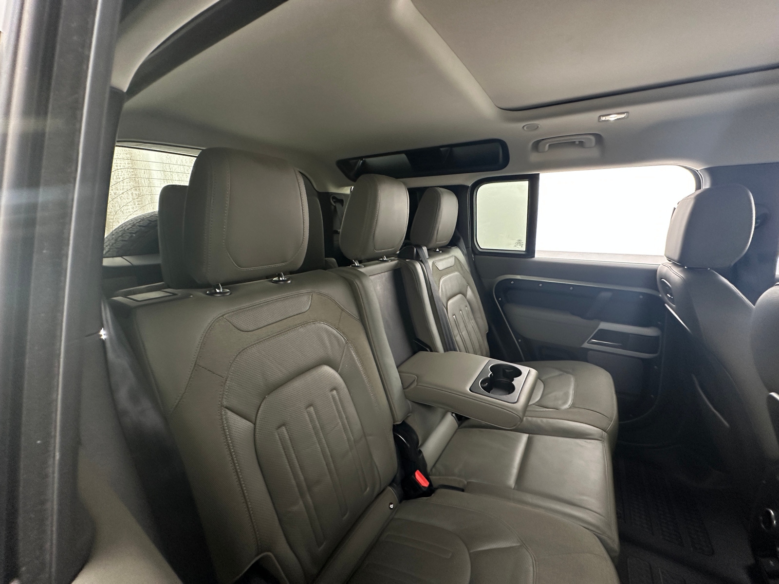 Thumbnail: 2021 Land Rover Defender - 5