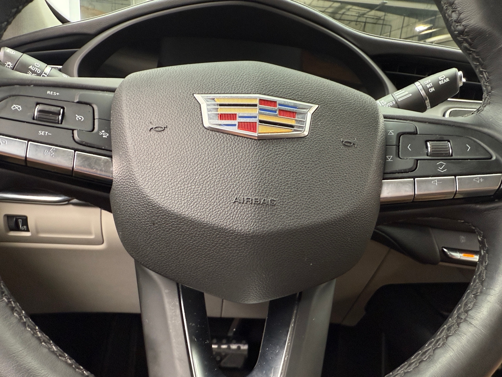 Thumbnail: 2023 Cadillac XT4 - 4