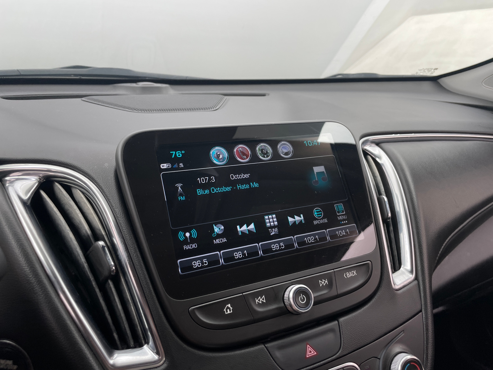 Thumbnail: 2017 Chevrolet Malibu - 3