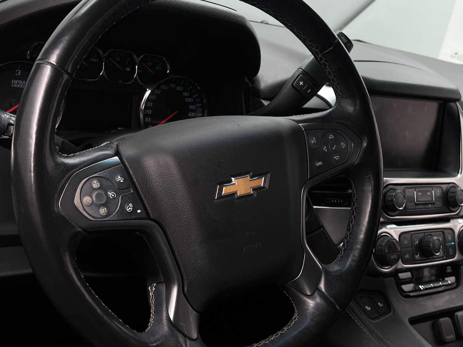 Thumbnail: 2019 Chevrolet Tahoe - 4