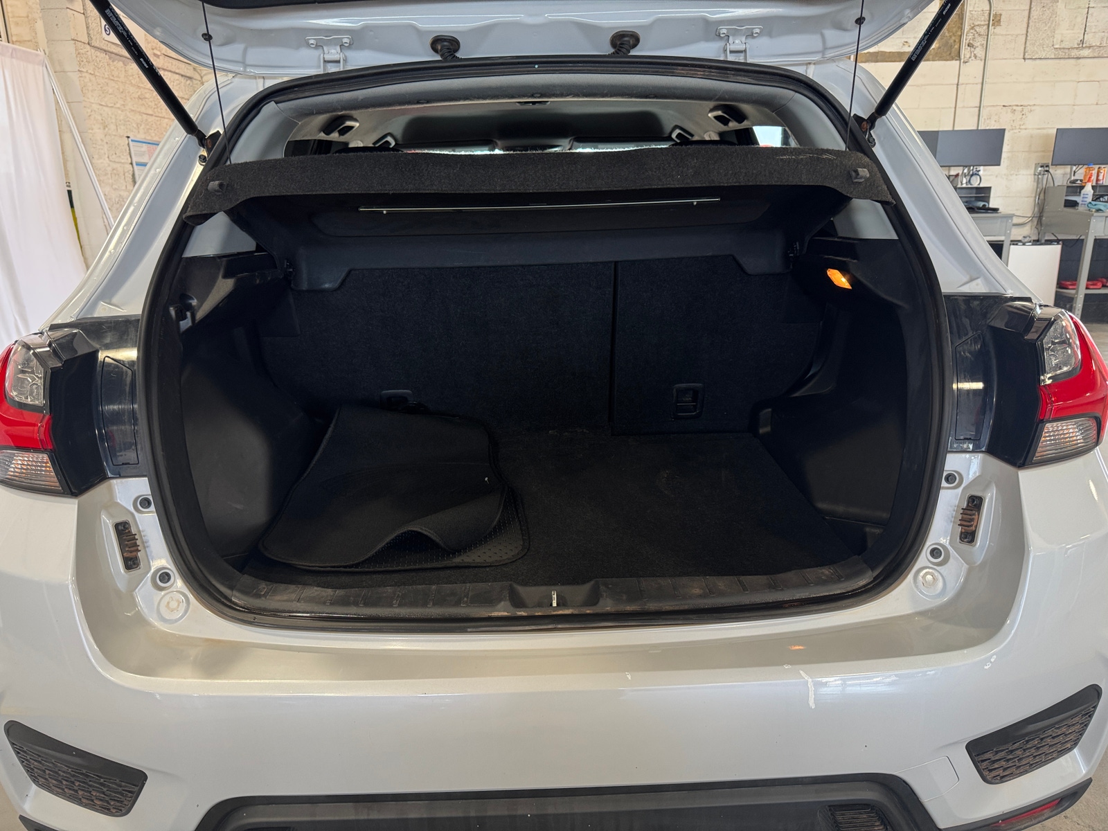 Thumbnail: 2022 Mitsubishi Outlander Sport - 7