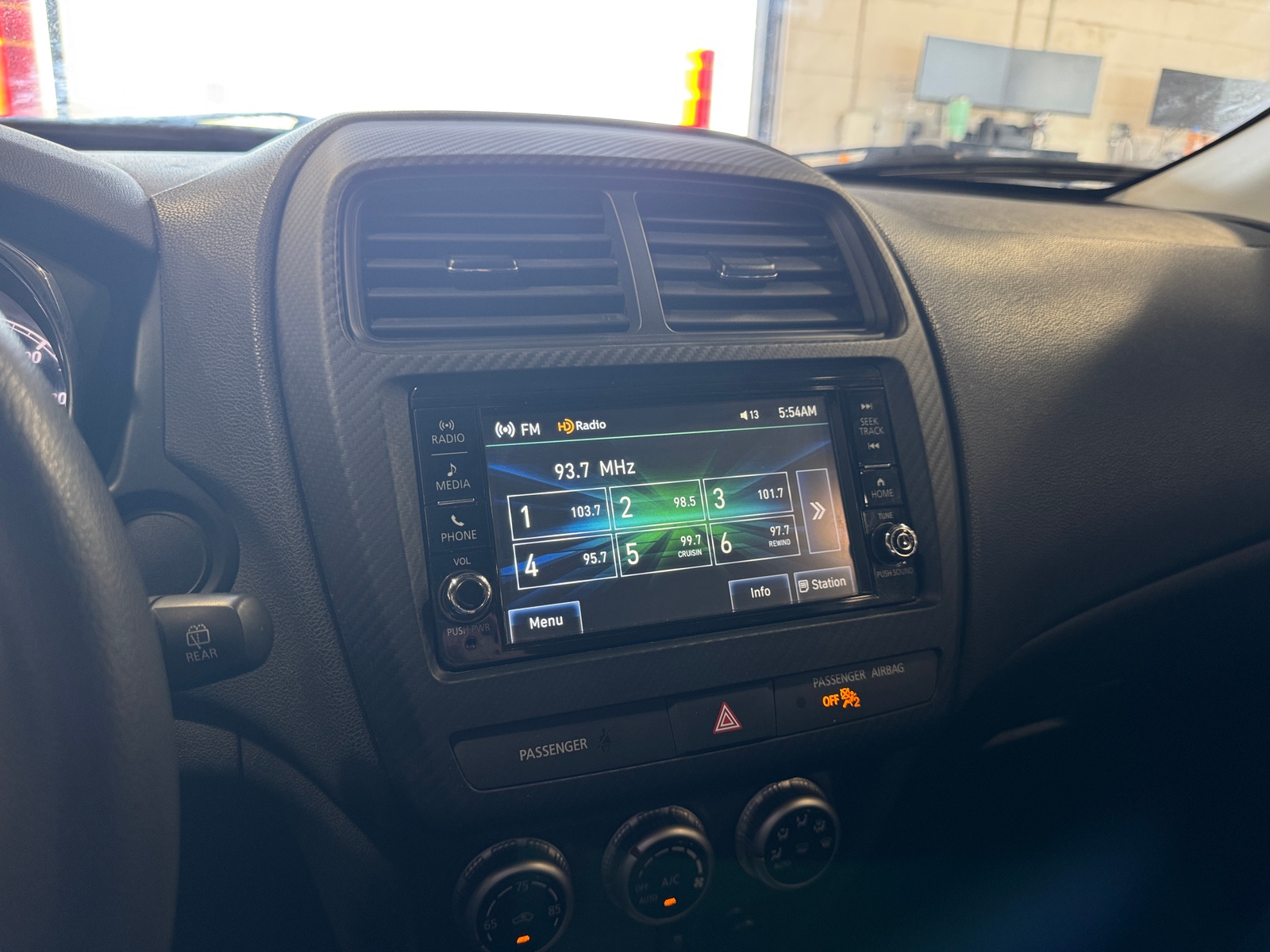 Thumbnail: 2022 Mitsubishi Outlander Sport - 4