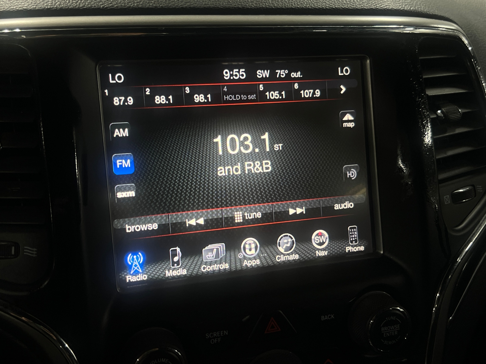 Thumbnail: 2017 Jeep Grand Cherokee - 3
