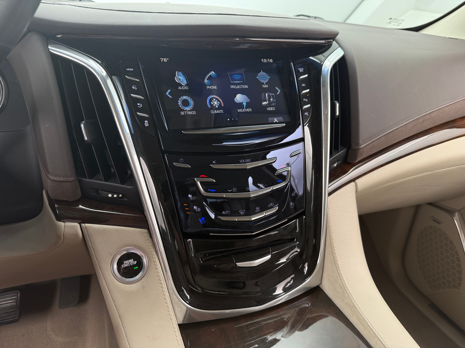 Thumbnail: 2017 Cadillac Escalade - 3