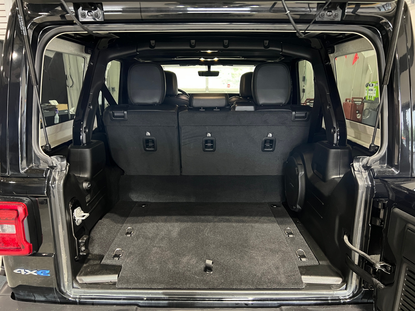 Thumbnail: 2022 Jeep Wrangler - 6