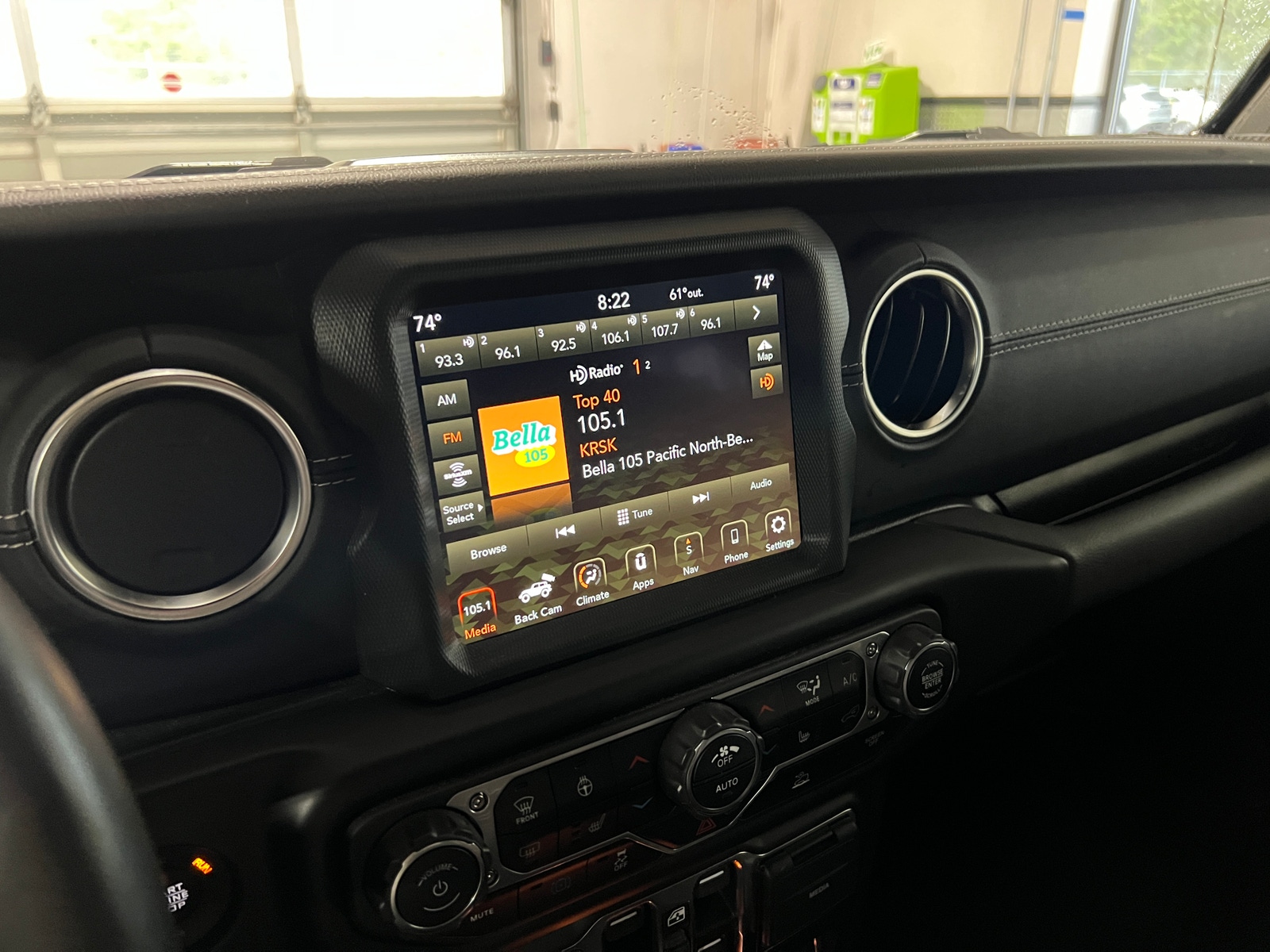 Thumbnail: 2022 Jeep Wrangler - 3