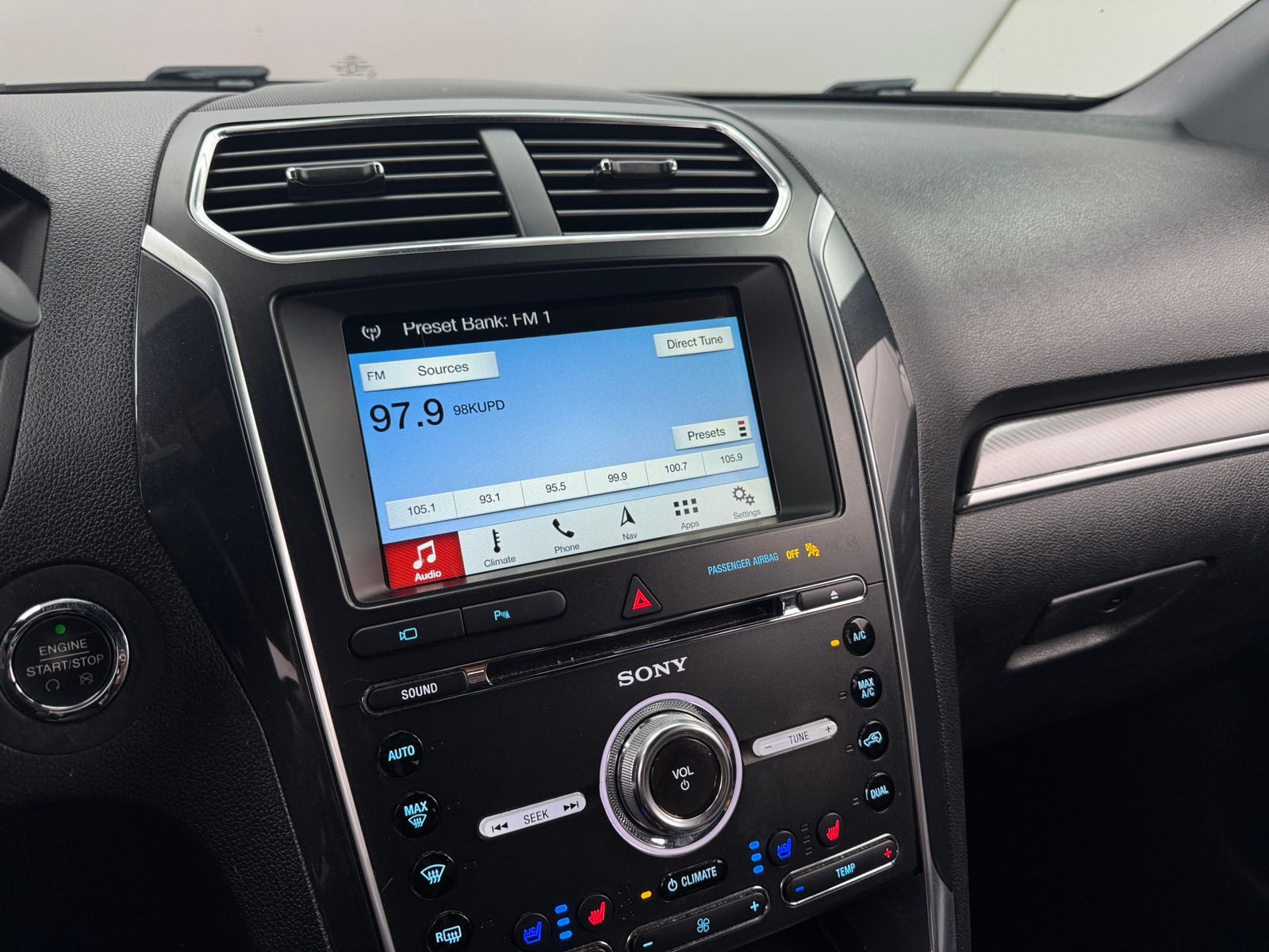 Thumbnail: 2018 Ford Explorer - 3