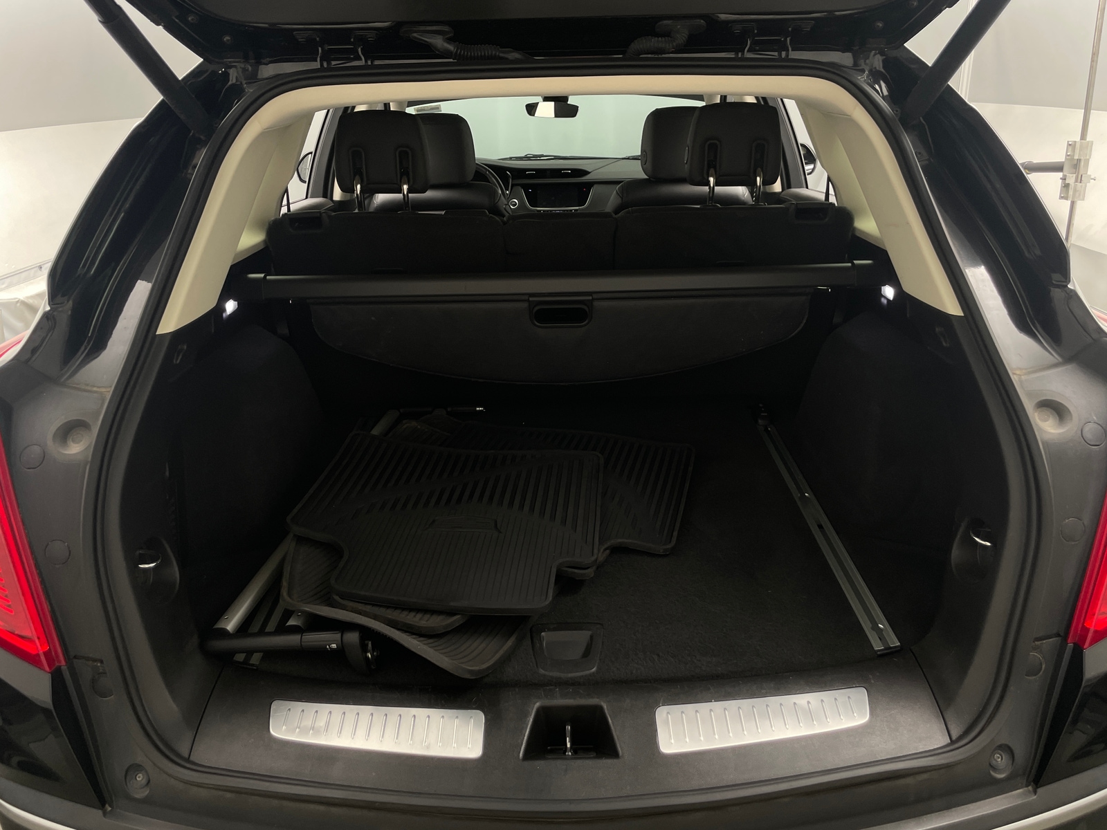Thumbnail: 2018 Cadillac XT5 - 6
