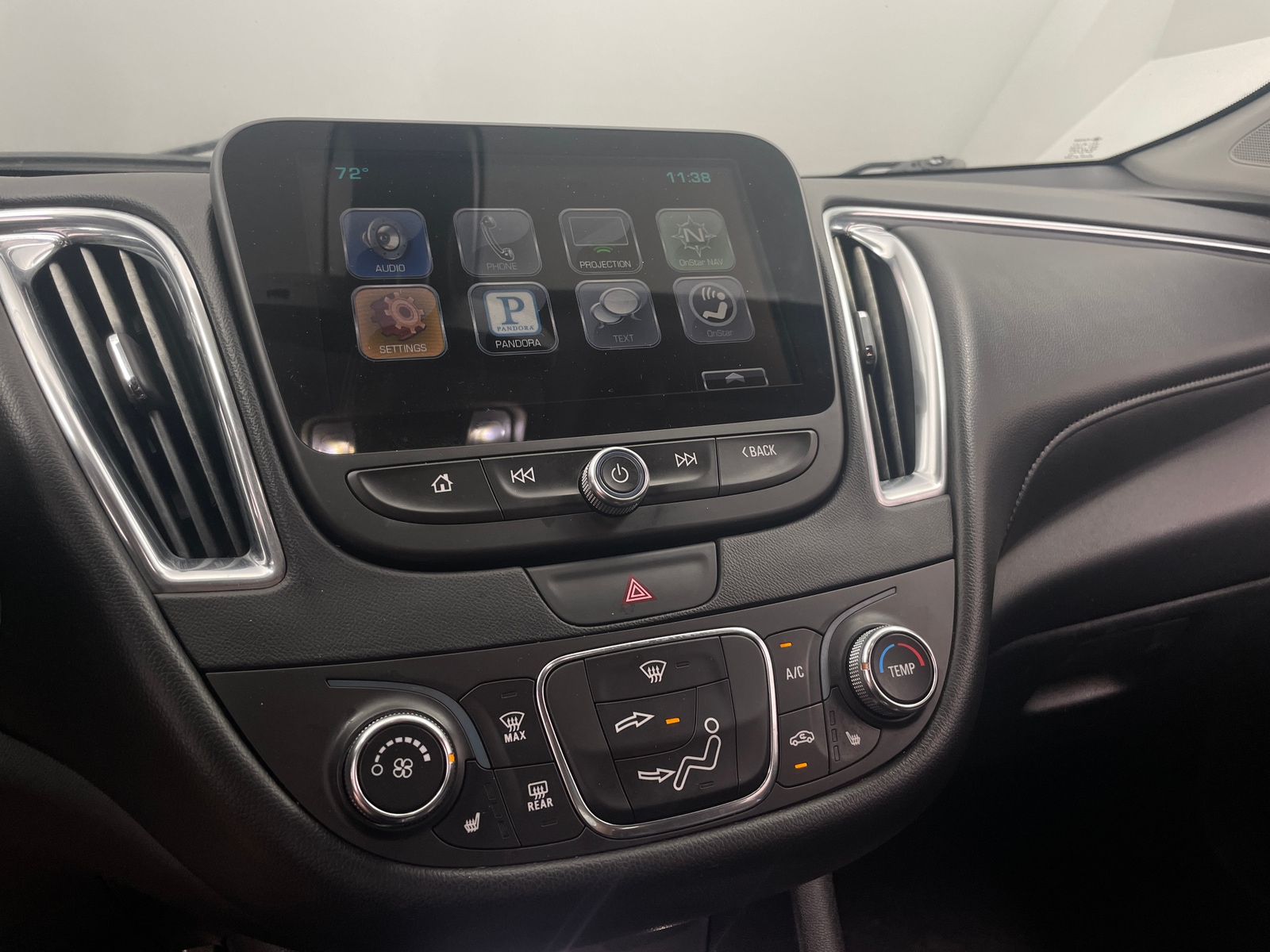 Thumbnail: 2016 Chevrolet Malibu - 4