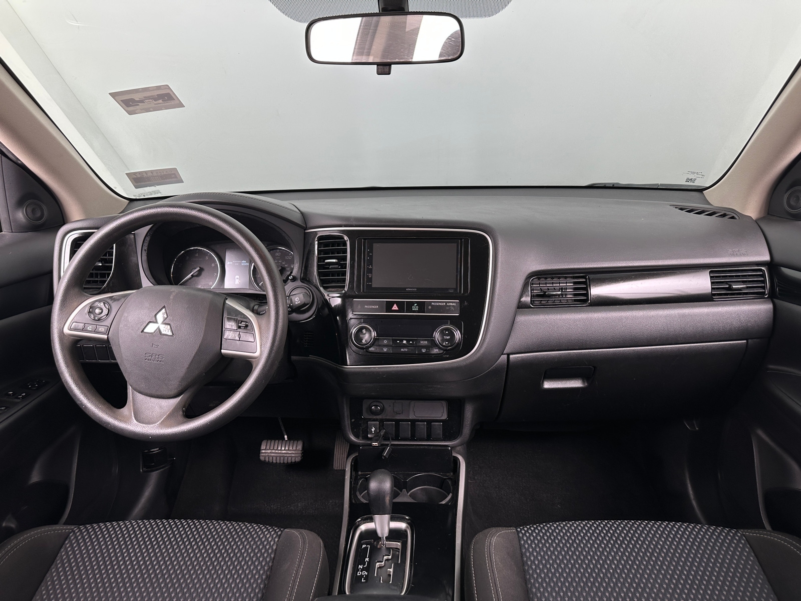 Thumbnail: 2019 Mitsubishi Outlander - 3