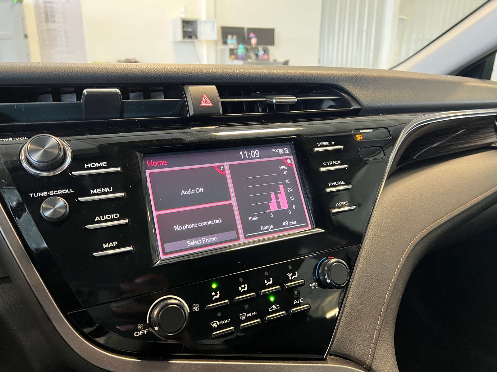 Thumbnail: 2019 Toyota Camry - 4