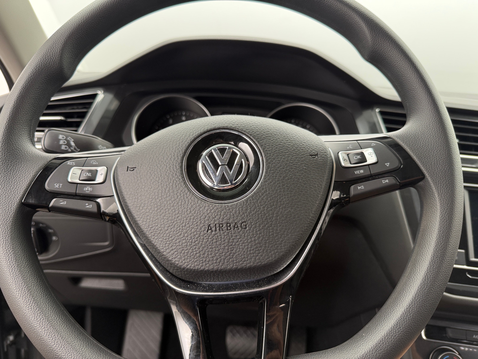 Thumbnail: 2021 Volkswagen Tiguan - 5
