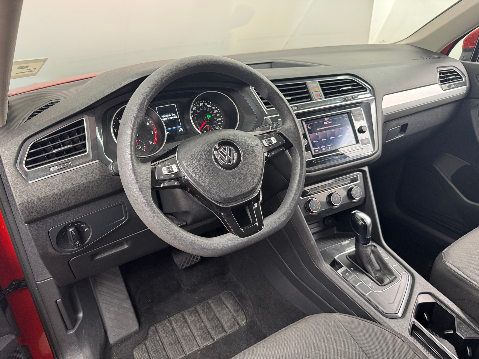 Thumbnail: 2019 Volkswagen Tiguan - 3