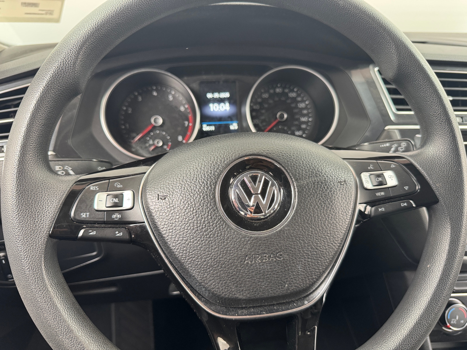 Thumbnail: 2019 Volkswagen Tiguan - 5
