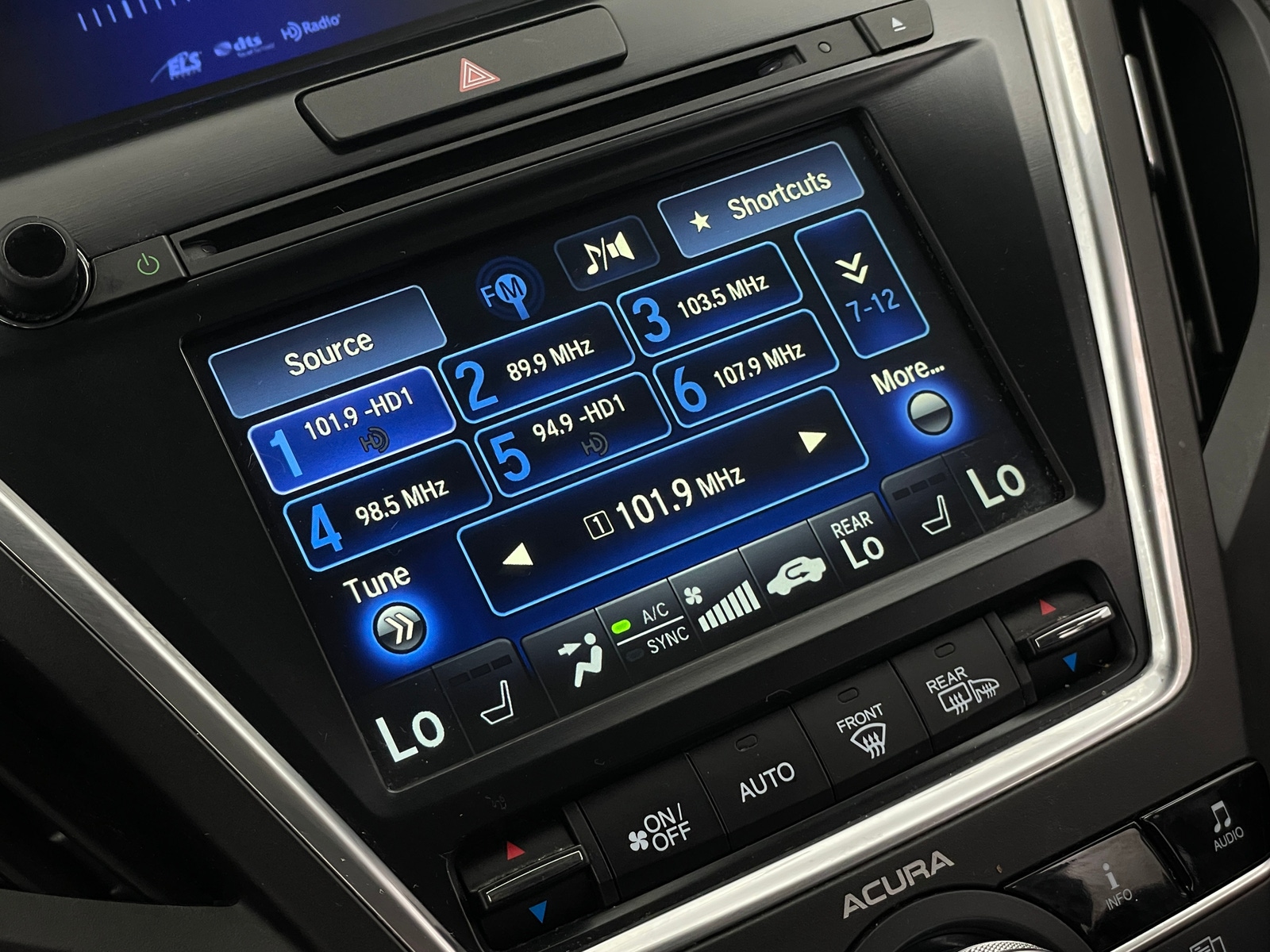 Thumbnail: 2017 Acura MDX - 3