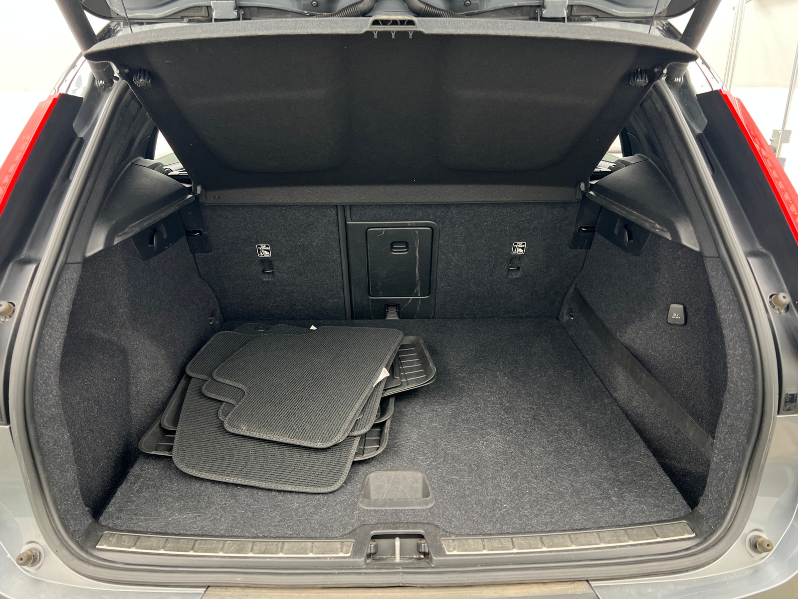Thumbnail: 2019 Volvo XC40 - 6