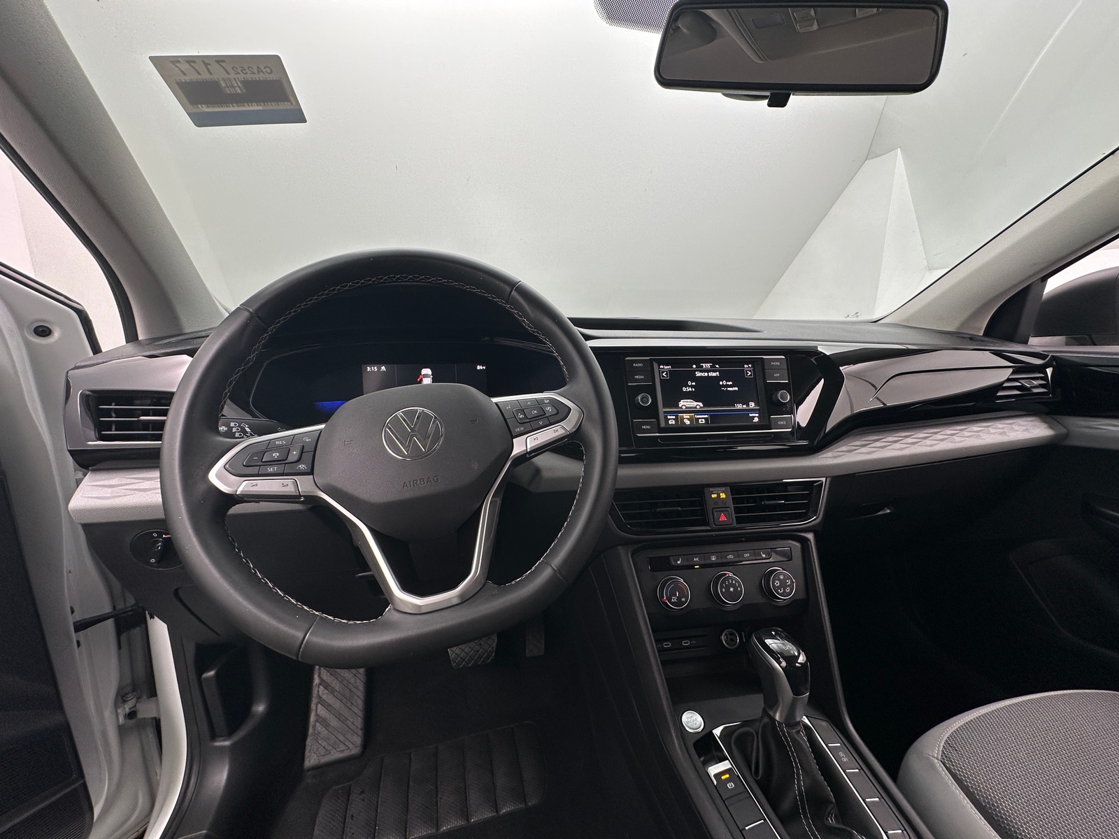 Thumbnail: 2022 Volkswagen Taos - 3