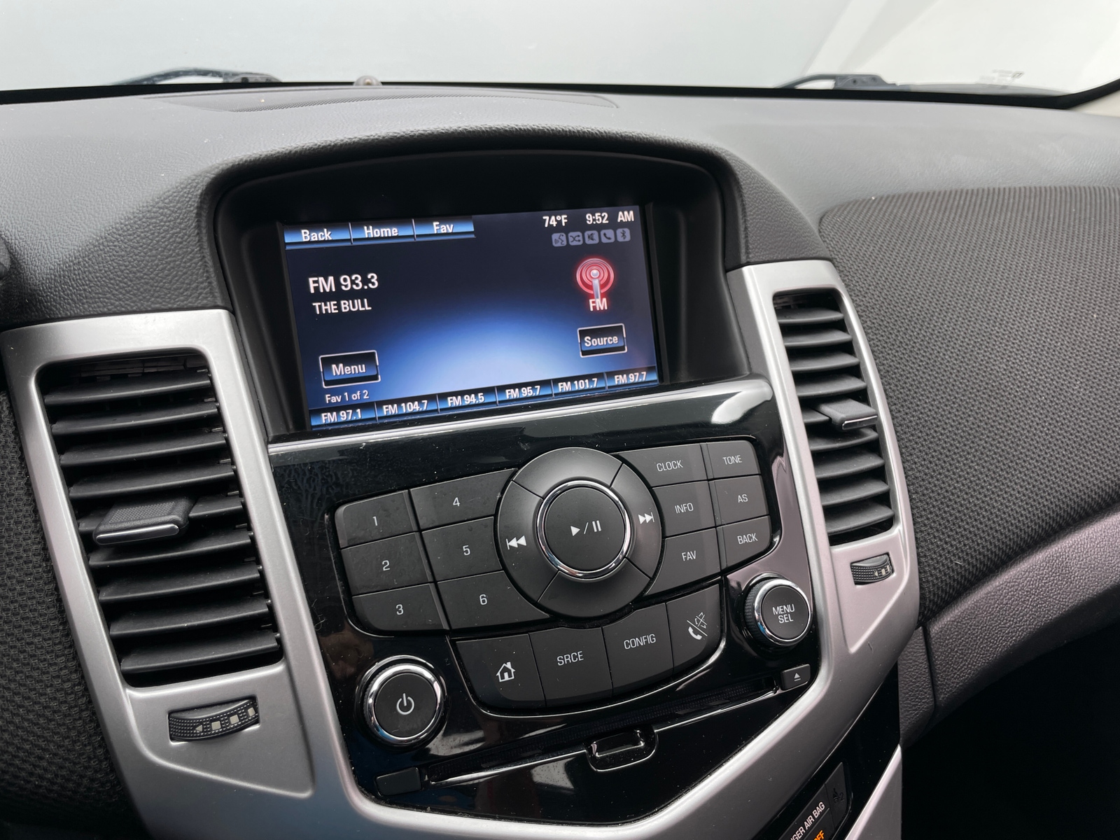 Thumbnail: 2015 Chevrolet Cruze - 4
