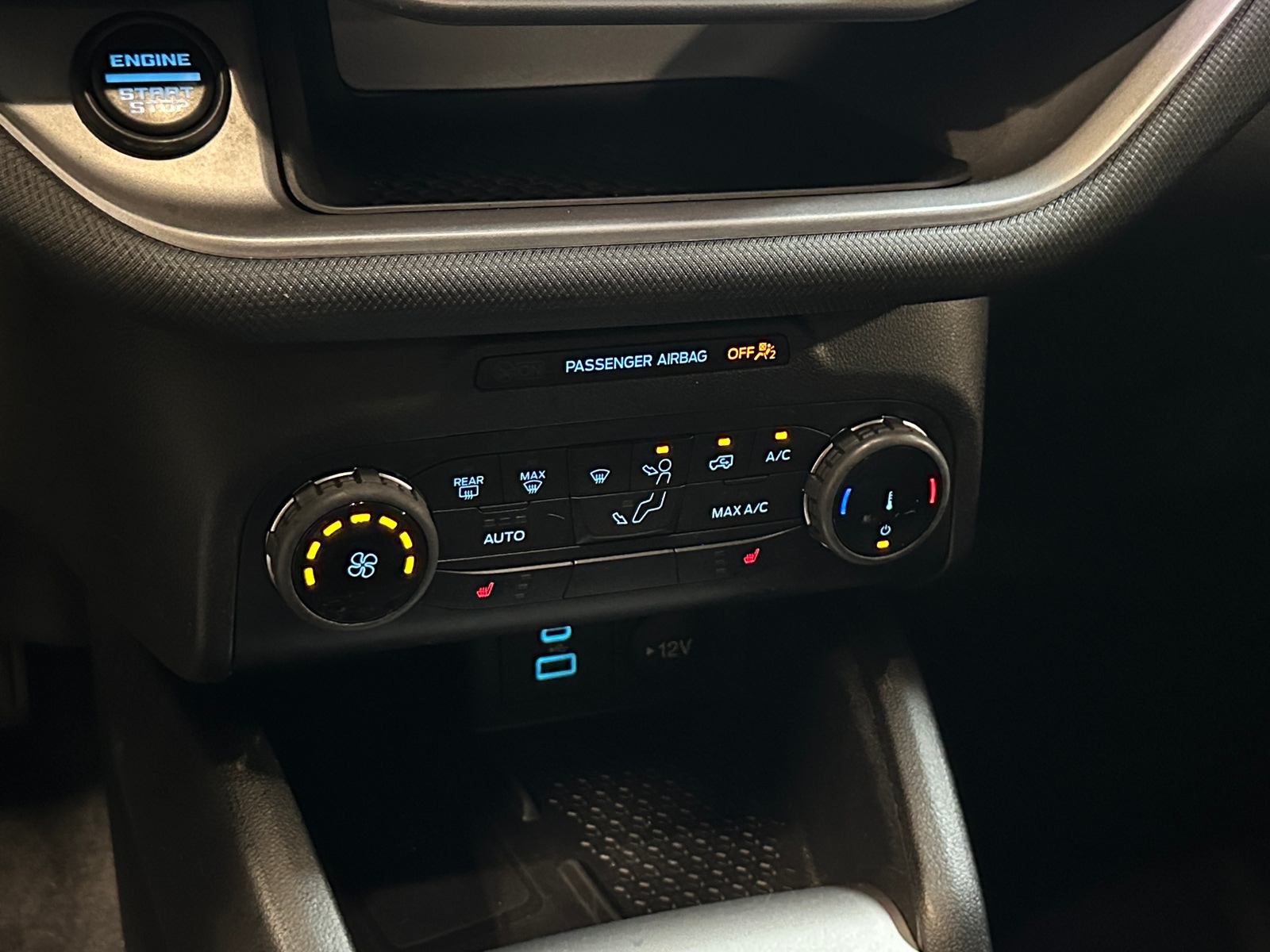 Thumbnail: 2022 Ford Bronco Sport - 4