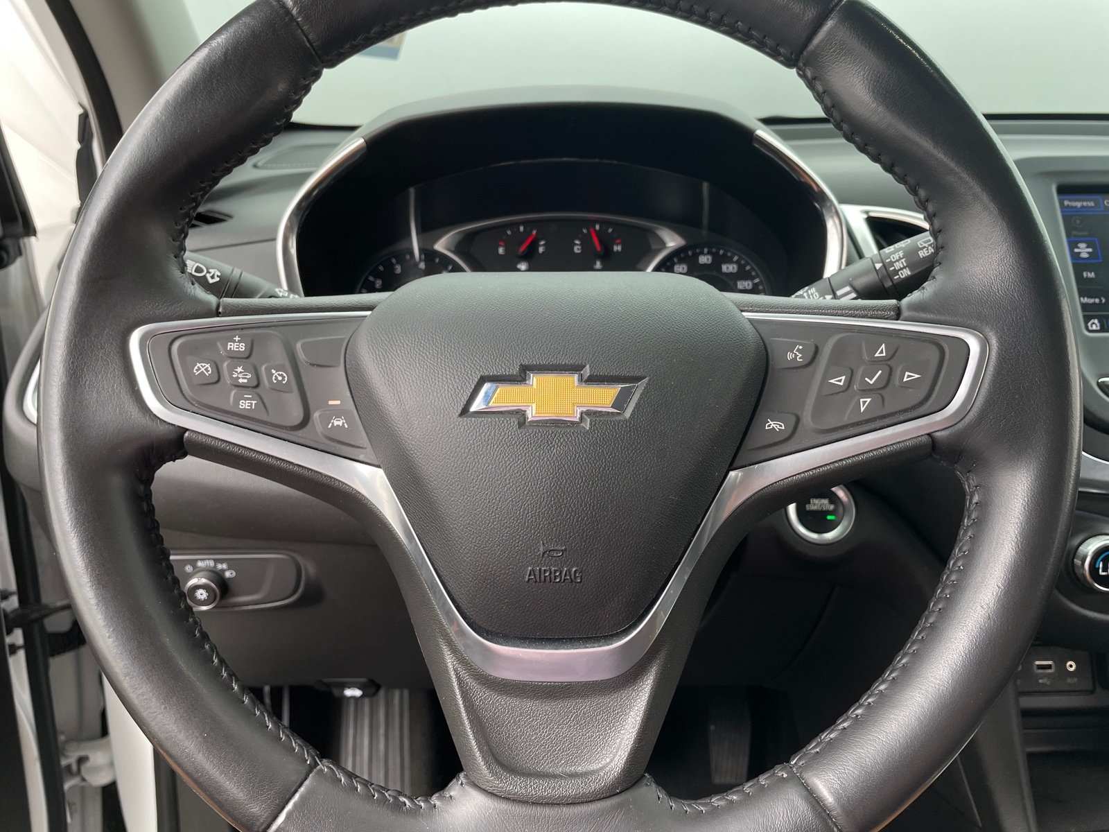 Thumbnail: 2022 Chevrolet Equinox - 5