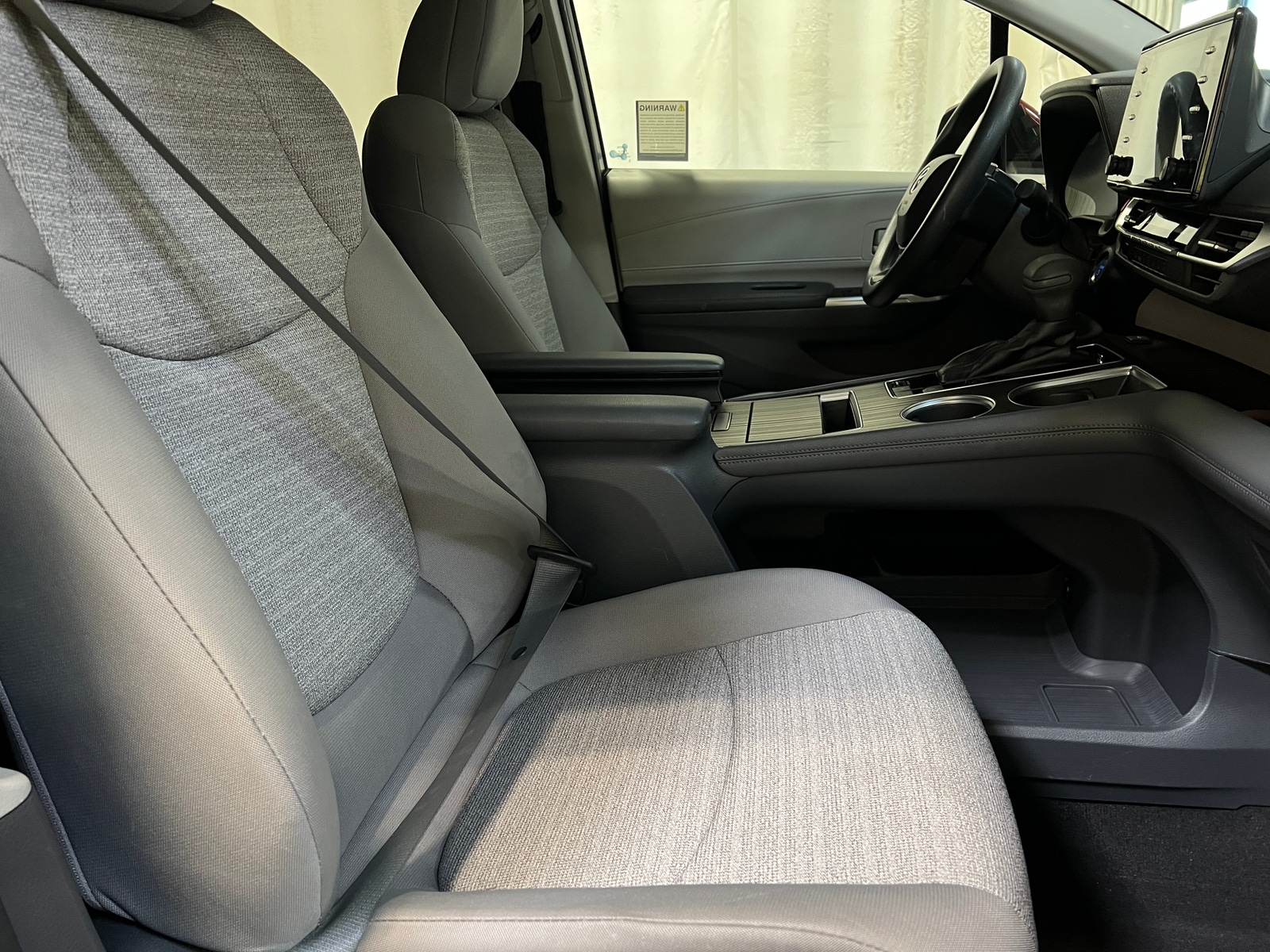 Thumbnail: 2023 Toyota Sienna - 2