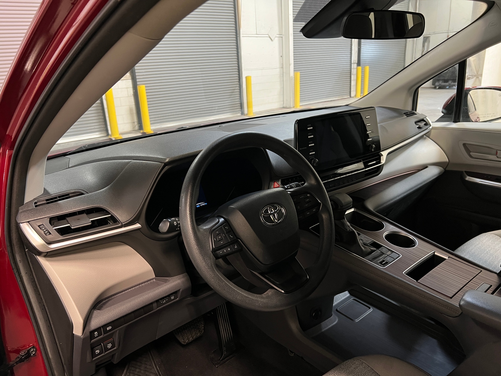 Thumbnail: 2023 Toyota Sienna - 3