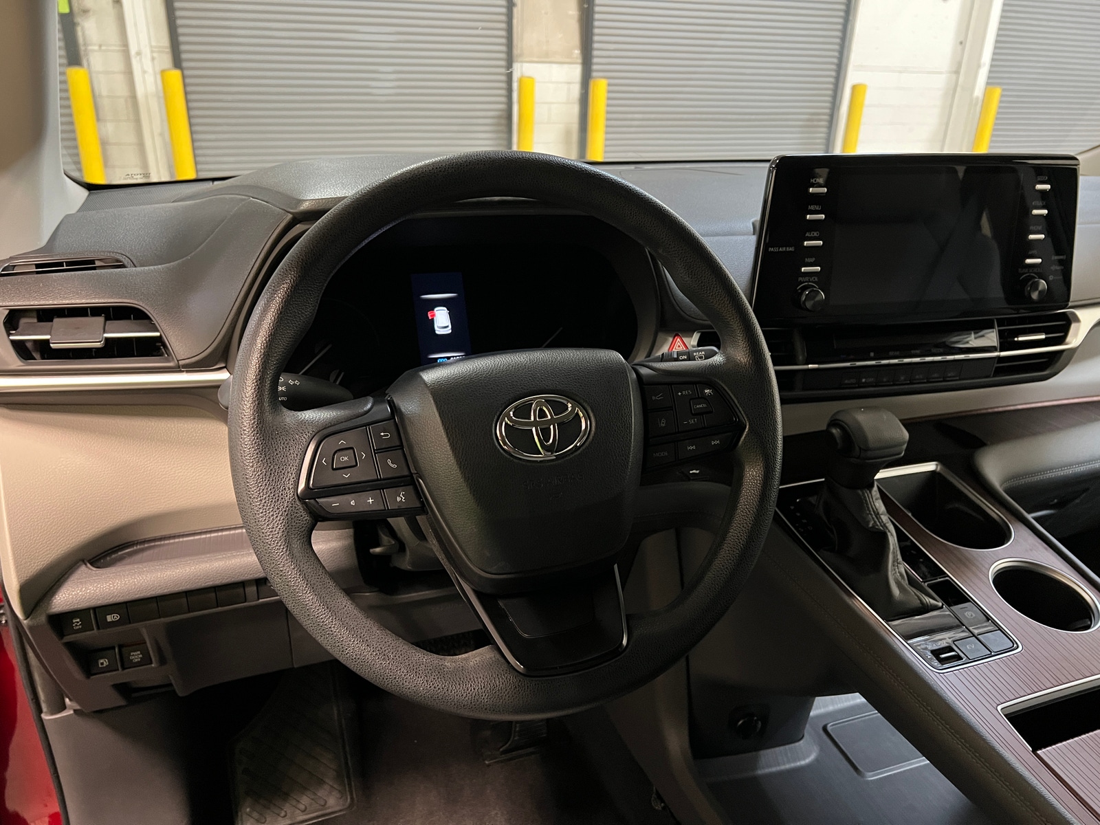 Thumbnail: 2023 Toyota Sienna - 5