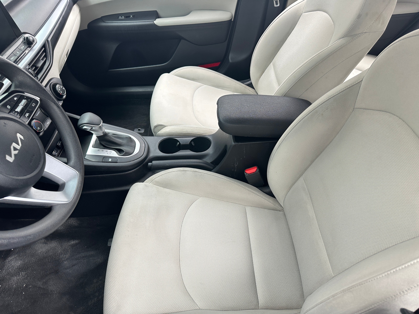 Thumbnail: 2022 Kia Forte - 2