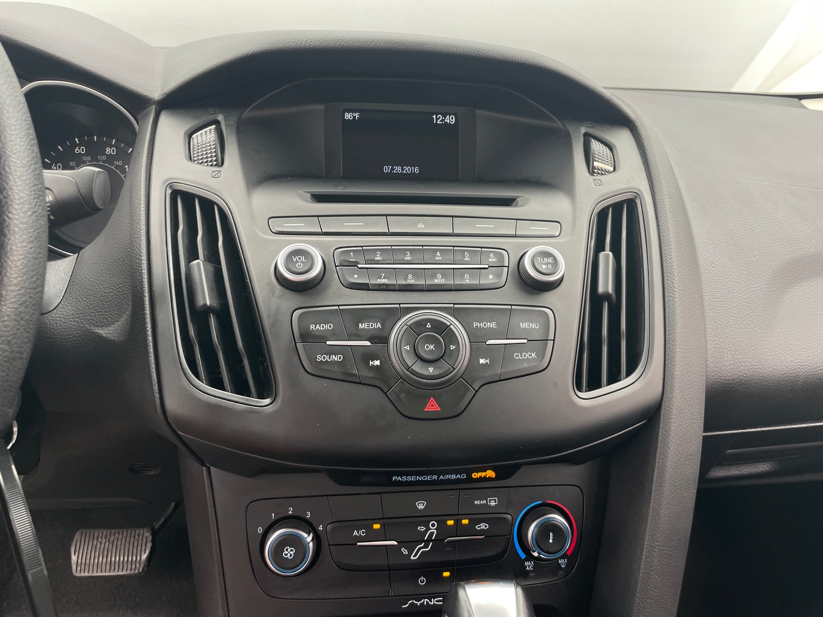 Thumbnail: 2016 Ford Focus - 4
