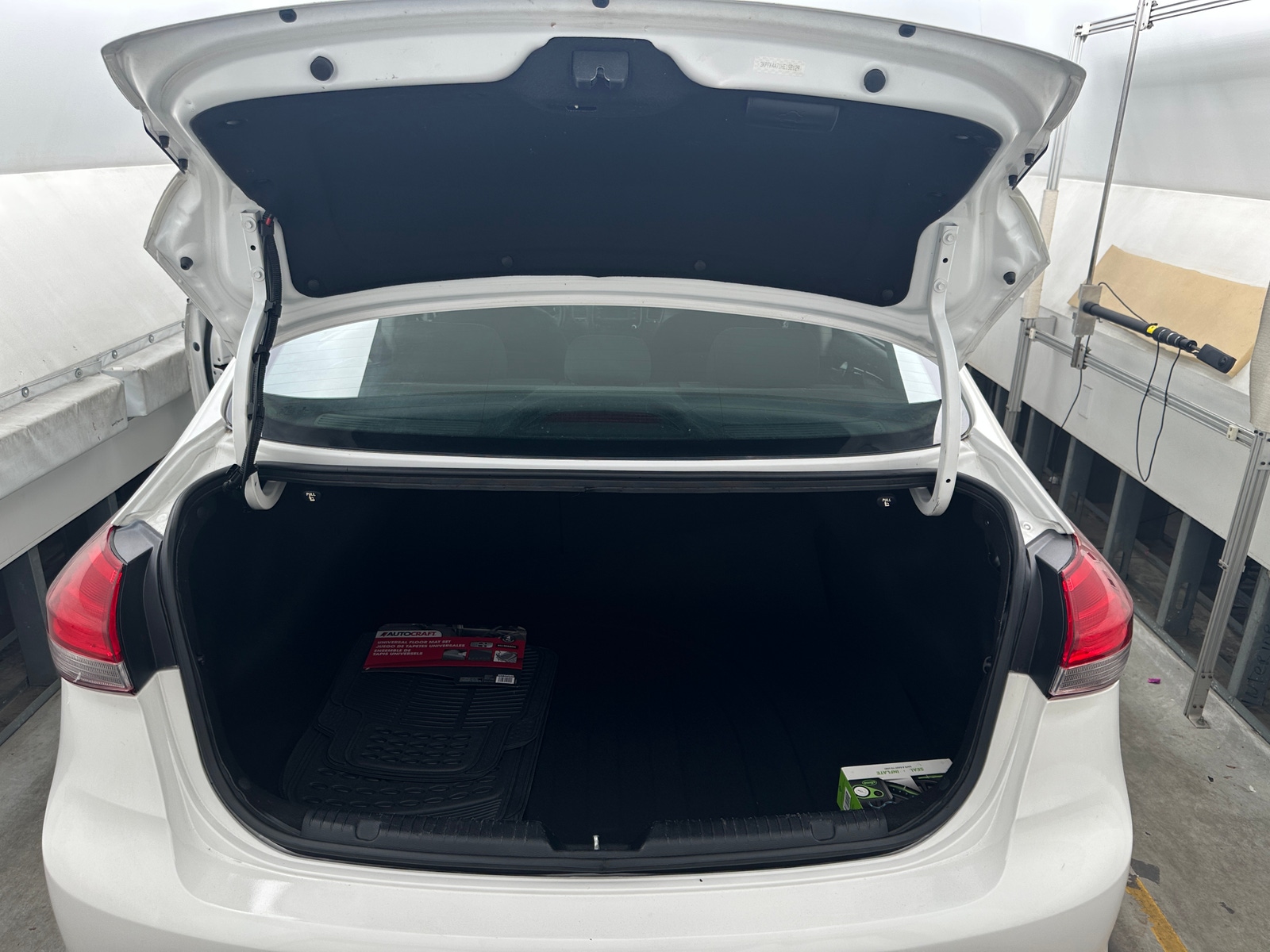 Thumbnail: 2017 Kia Forte - 7