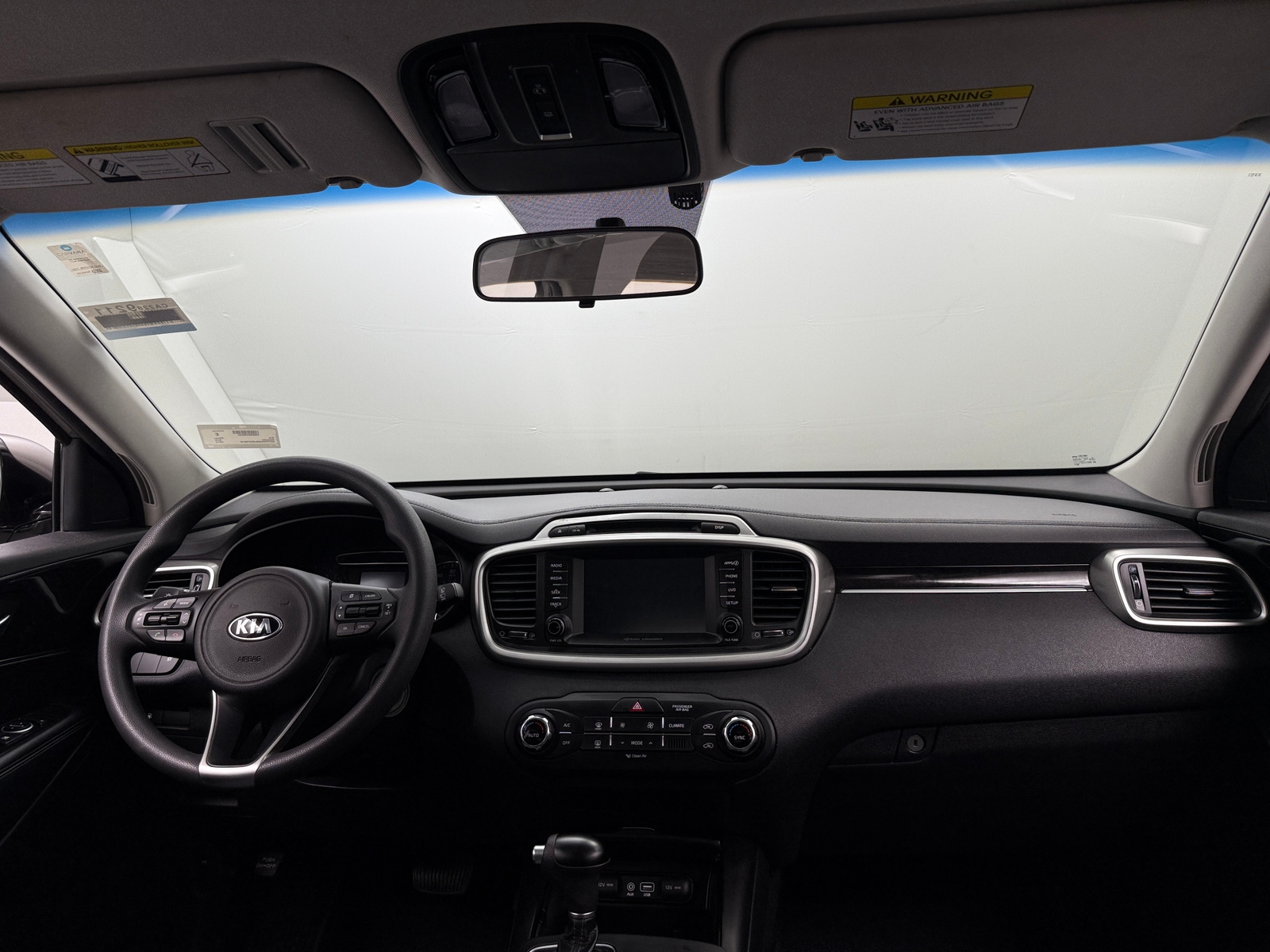 Thumbnail: 2018 Kia Sorento - 3