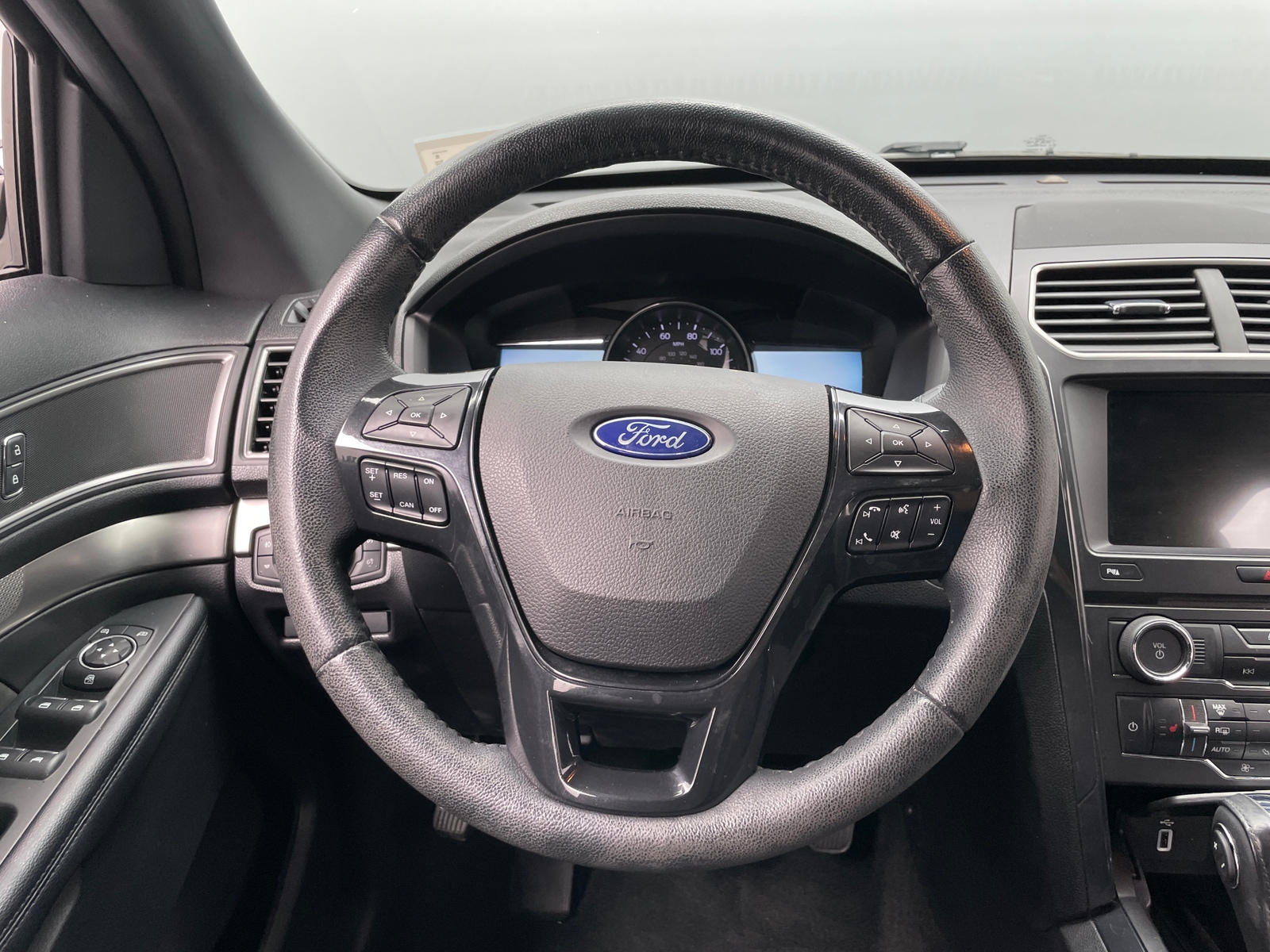 Thumbnail: 2018 Ford Explorer - 5