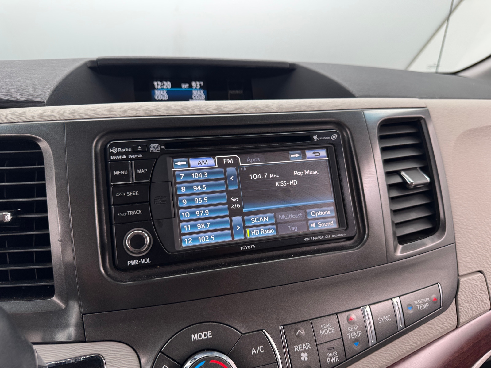 Thumbnail: 2014 Toyota Sienna - 3