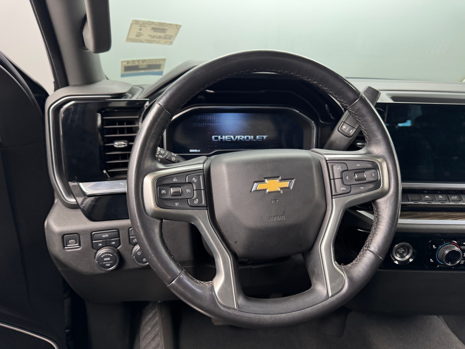 Thumbnail: 2022 Chevrolet Silverado 1500 - 5